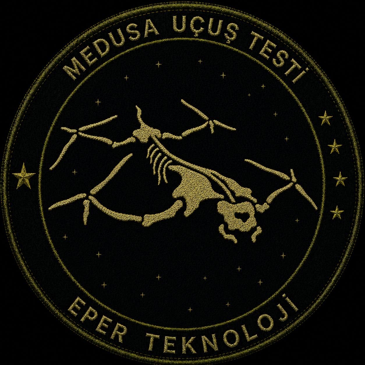 Siyah kumaş üzerinde altın işlemeli MEDUSA Uçuş Testi ve Eper Teknoloji görev arması
